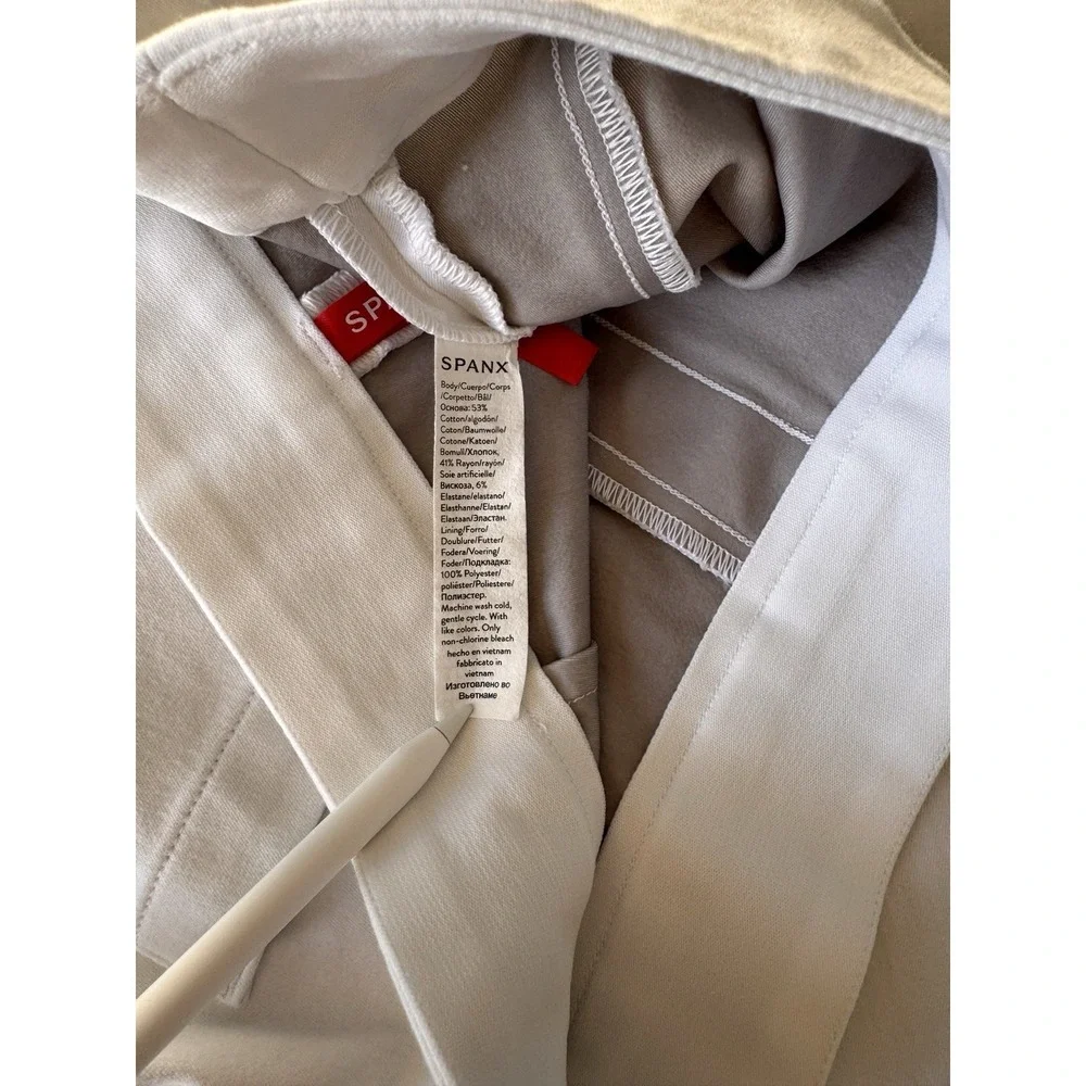 Spanx The Perfect Pant Women Size Medium White Excellent Kick Flare Stretch
